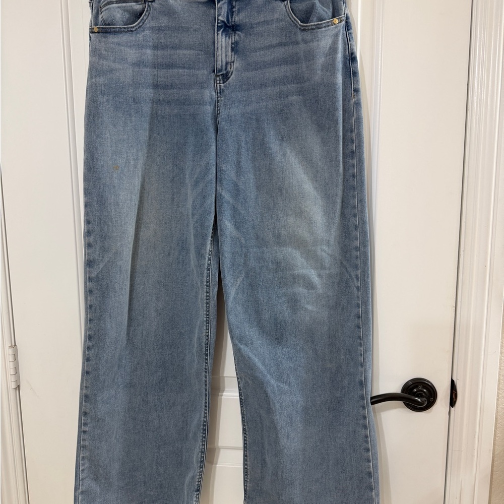 Classic Light Blue Women’s Jeans